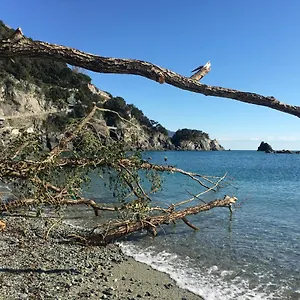 Le Cinque Vele ***** Cinque Terre , Monterosso al Mare Italy